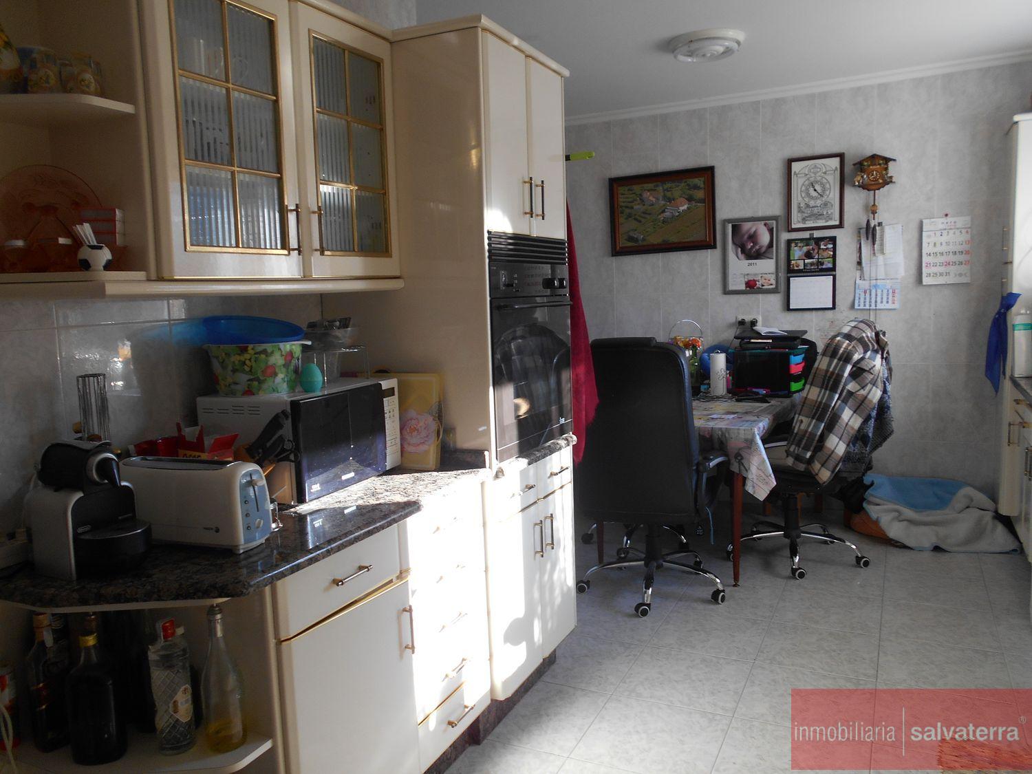 For sale of chalet in Salvaterra de Miño