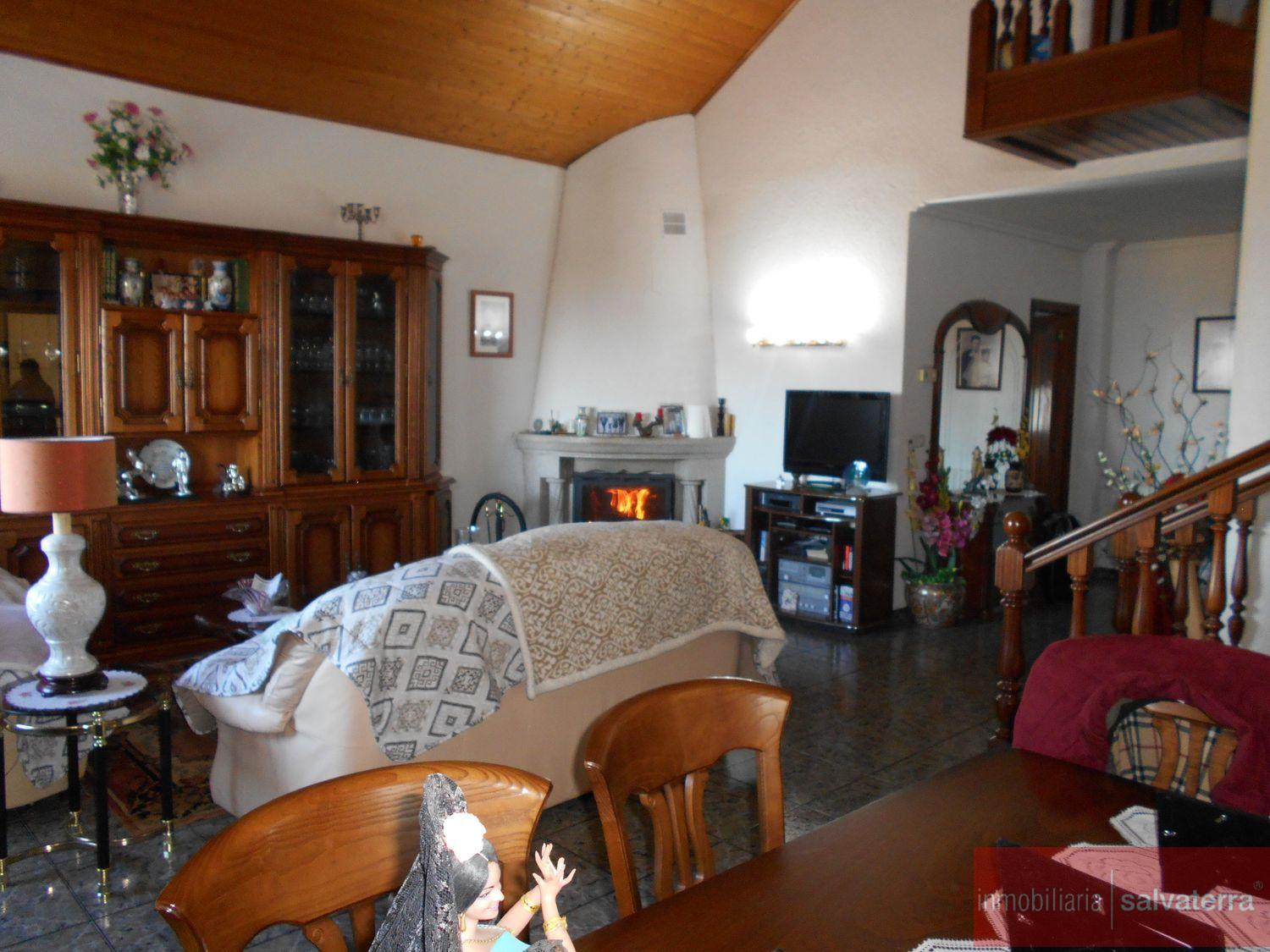 For sale of chalet in Salvaterra de Miño