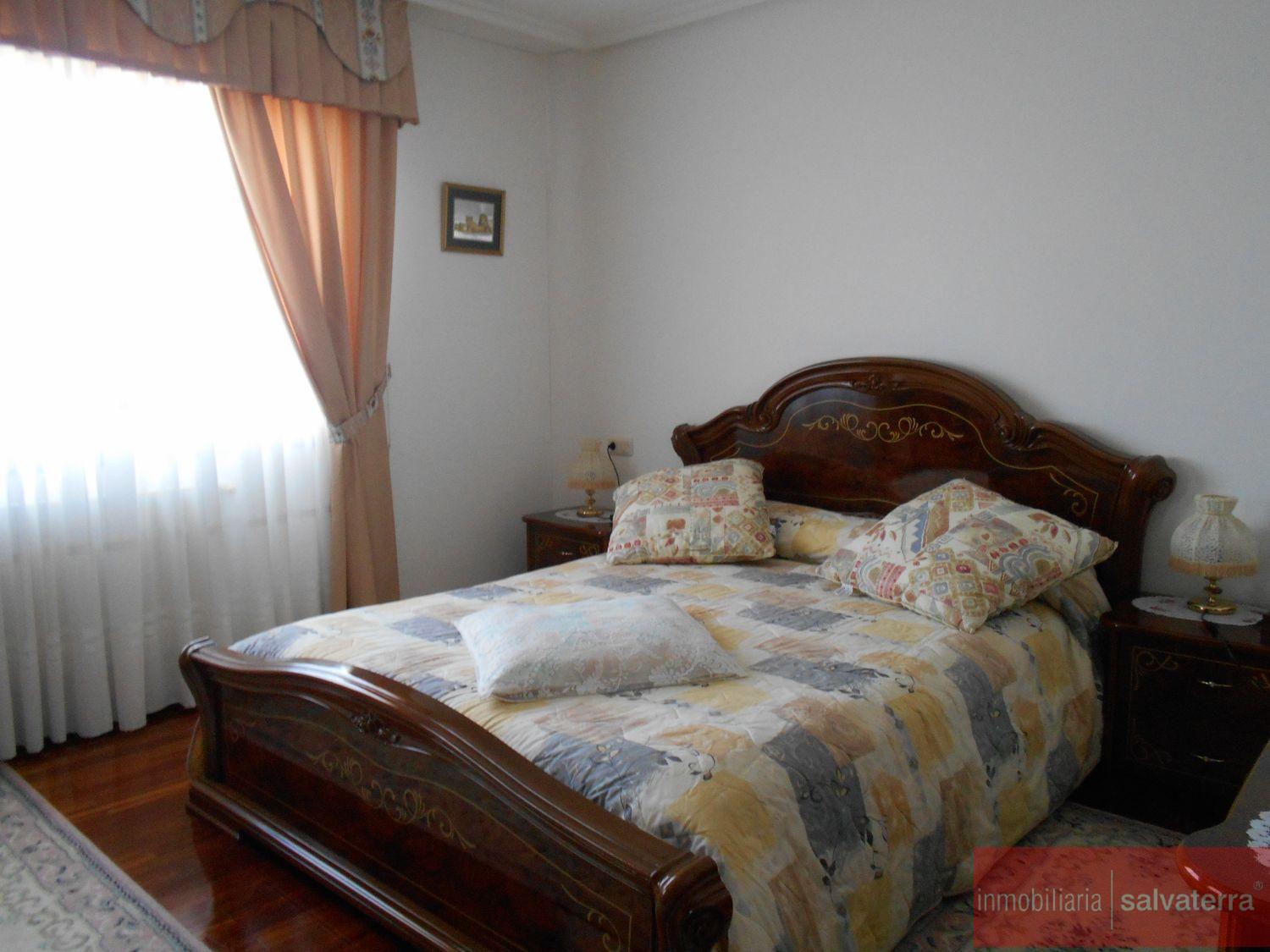 For sale of chalet in Salvaterra de Miño