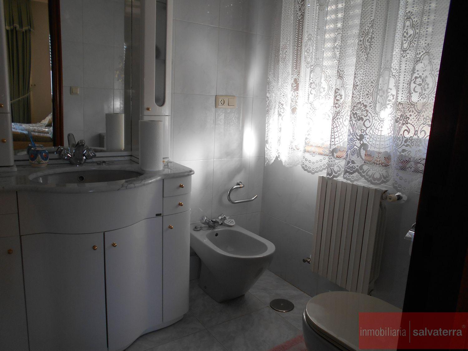For sale of chalet in Salvaterra de Miño