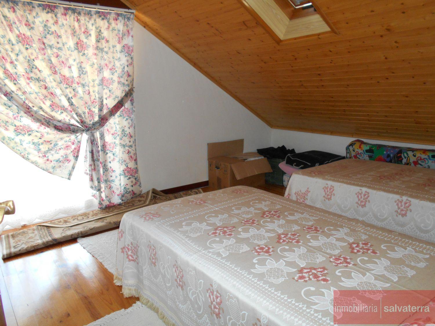 For sale of chalet in Salvaterra de Miño