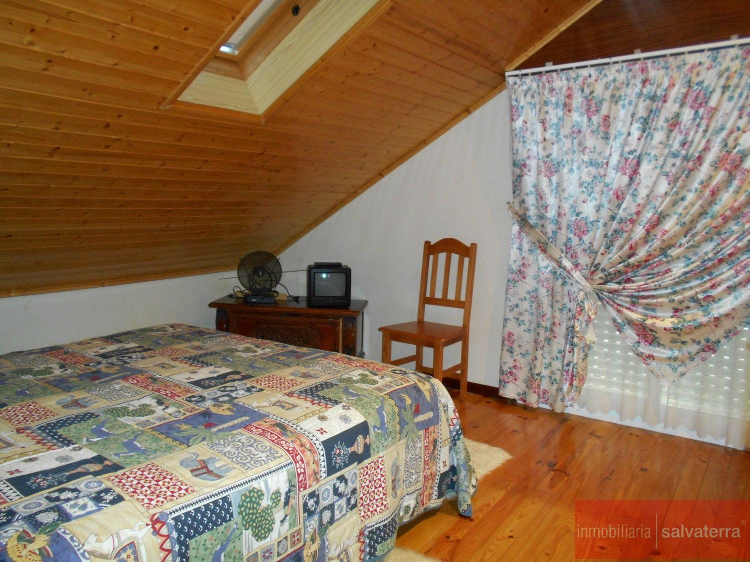 For sale of chalet in Salvaterra de Miño