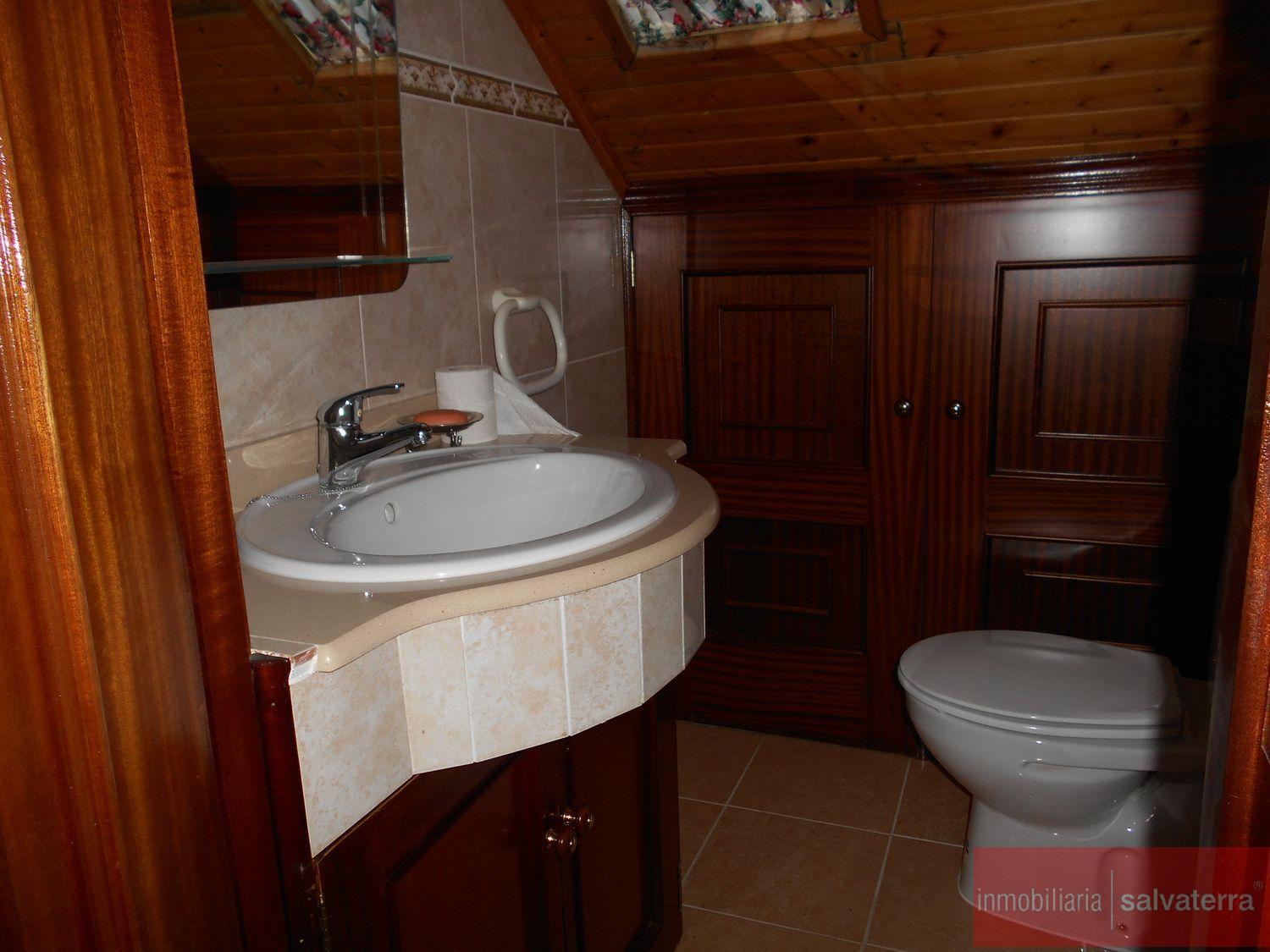 For sale of chalet in Salvaterra de Miño
