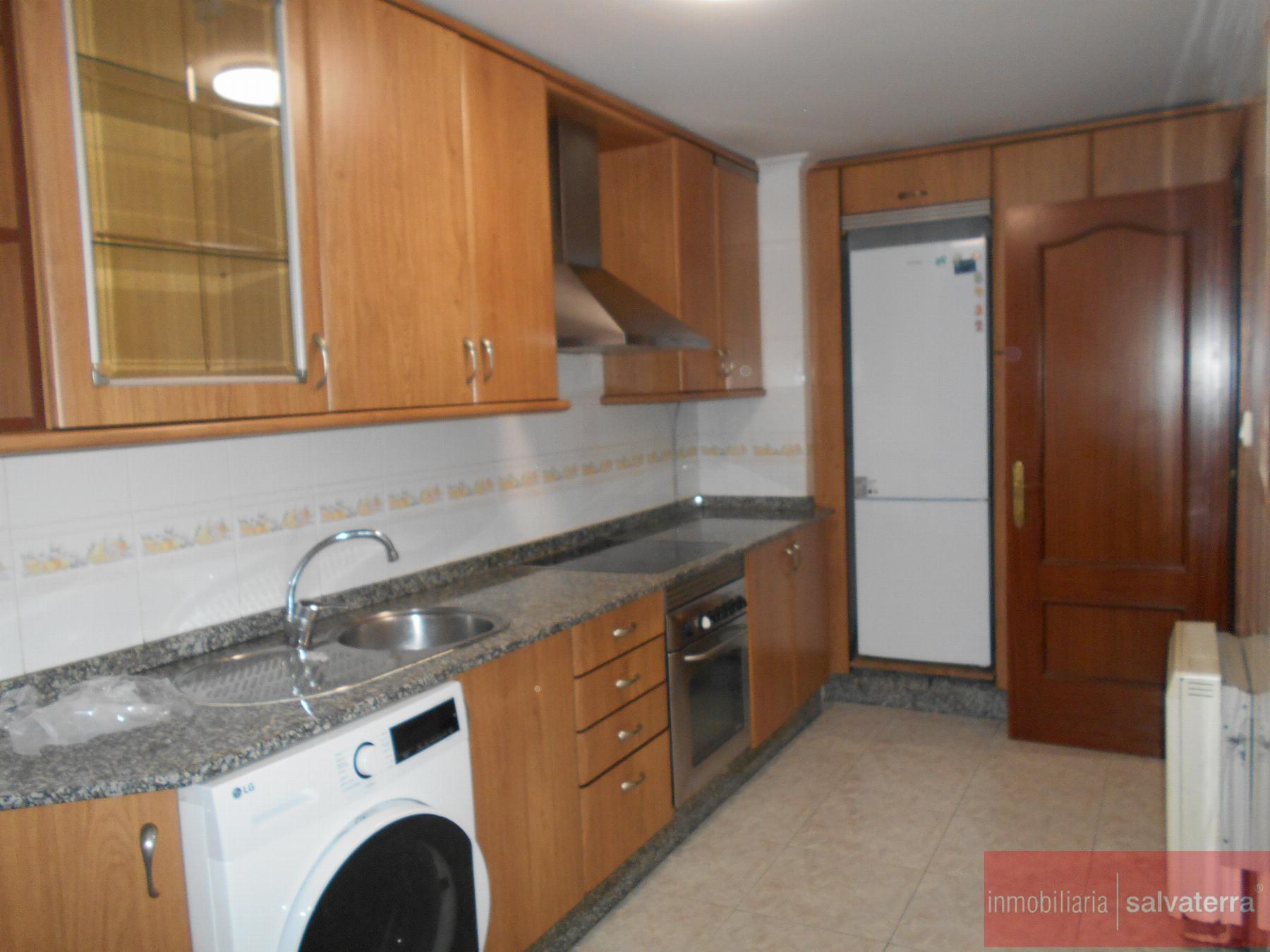 Venta de piso en Salceda de Caselas