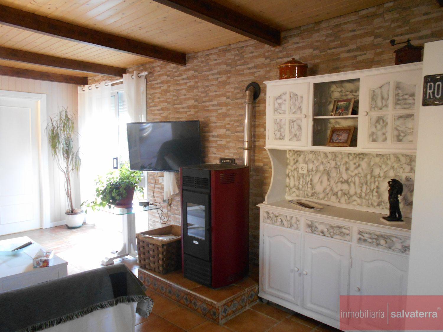 For sale of rural property in A Cañiza