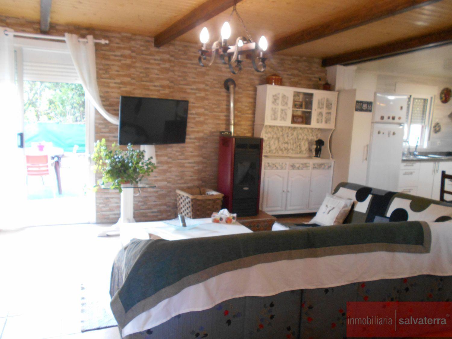For sale of rural property in A Cañiza