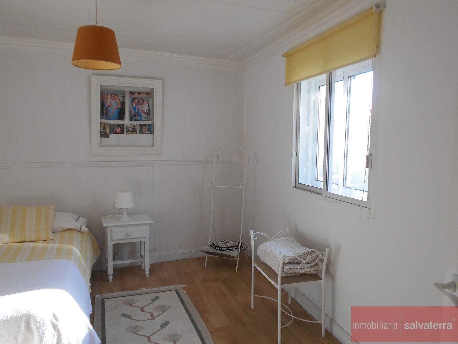 For sale of rural property in A Cañiza