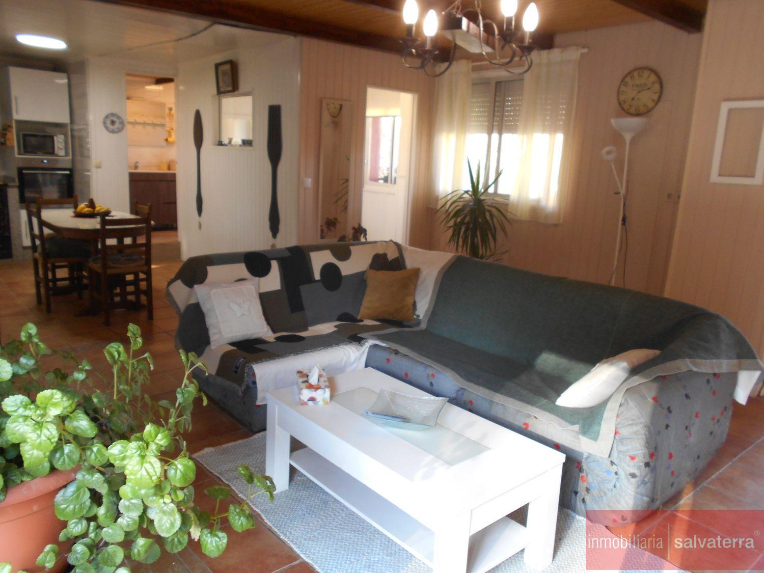 For sale of rural property in A Cañiza