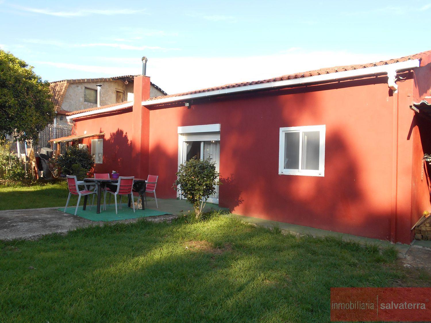 Venta de finca rústica en A Cañiza