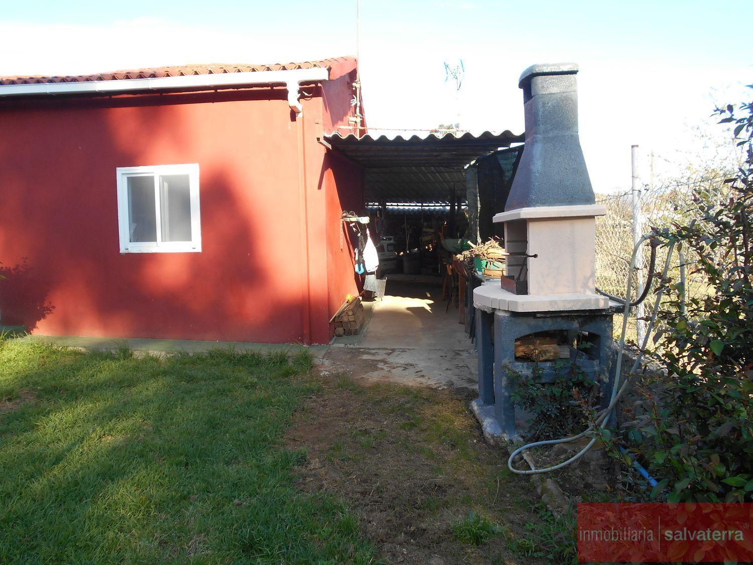 For sale of rural property in A Cañiza