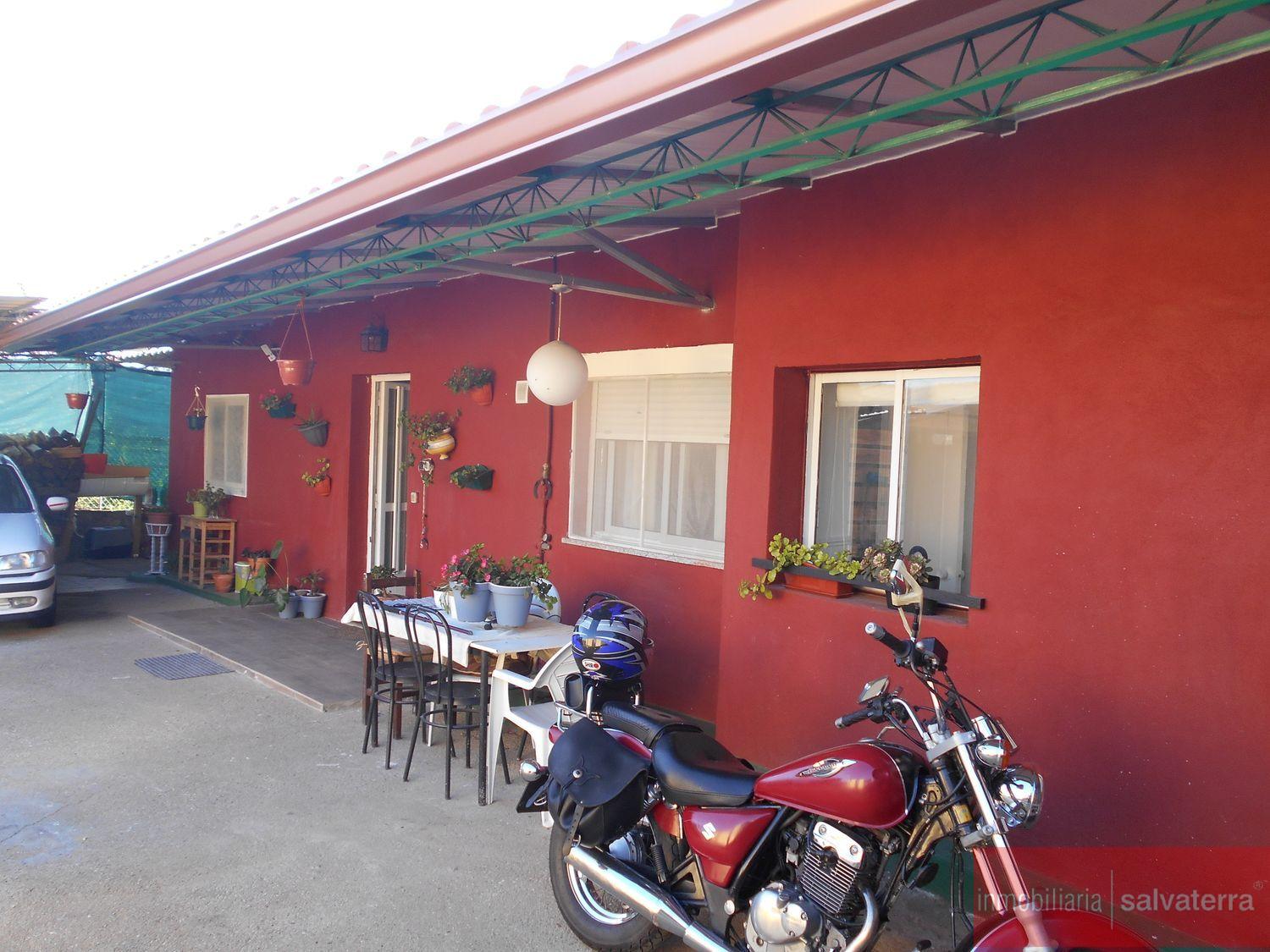For sale of rural property in A Cañiza
