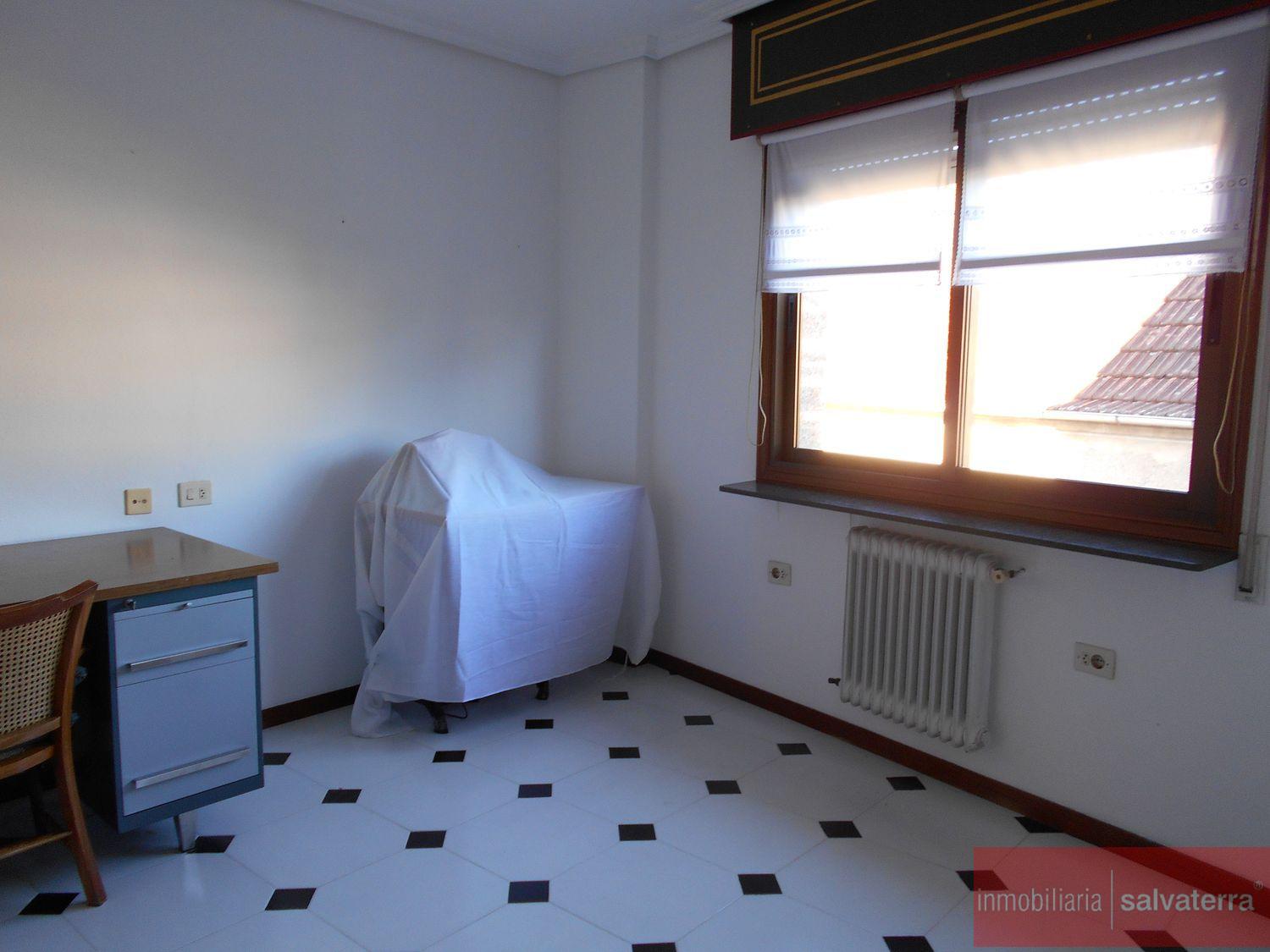 Venta de piso en Ponteareas