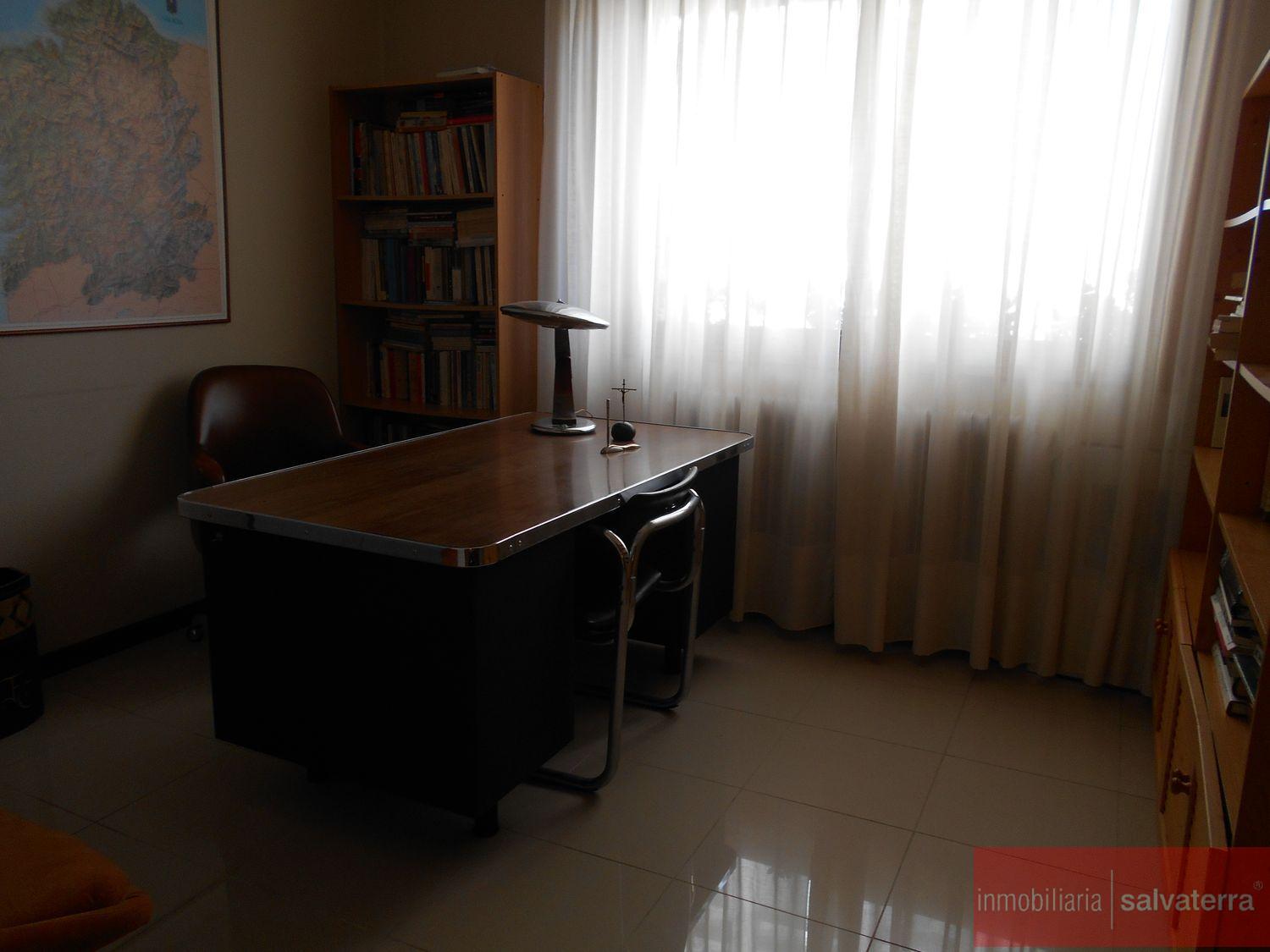 Venta de piso en Ponteareas