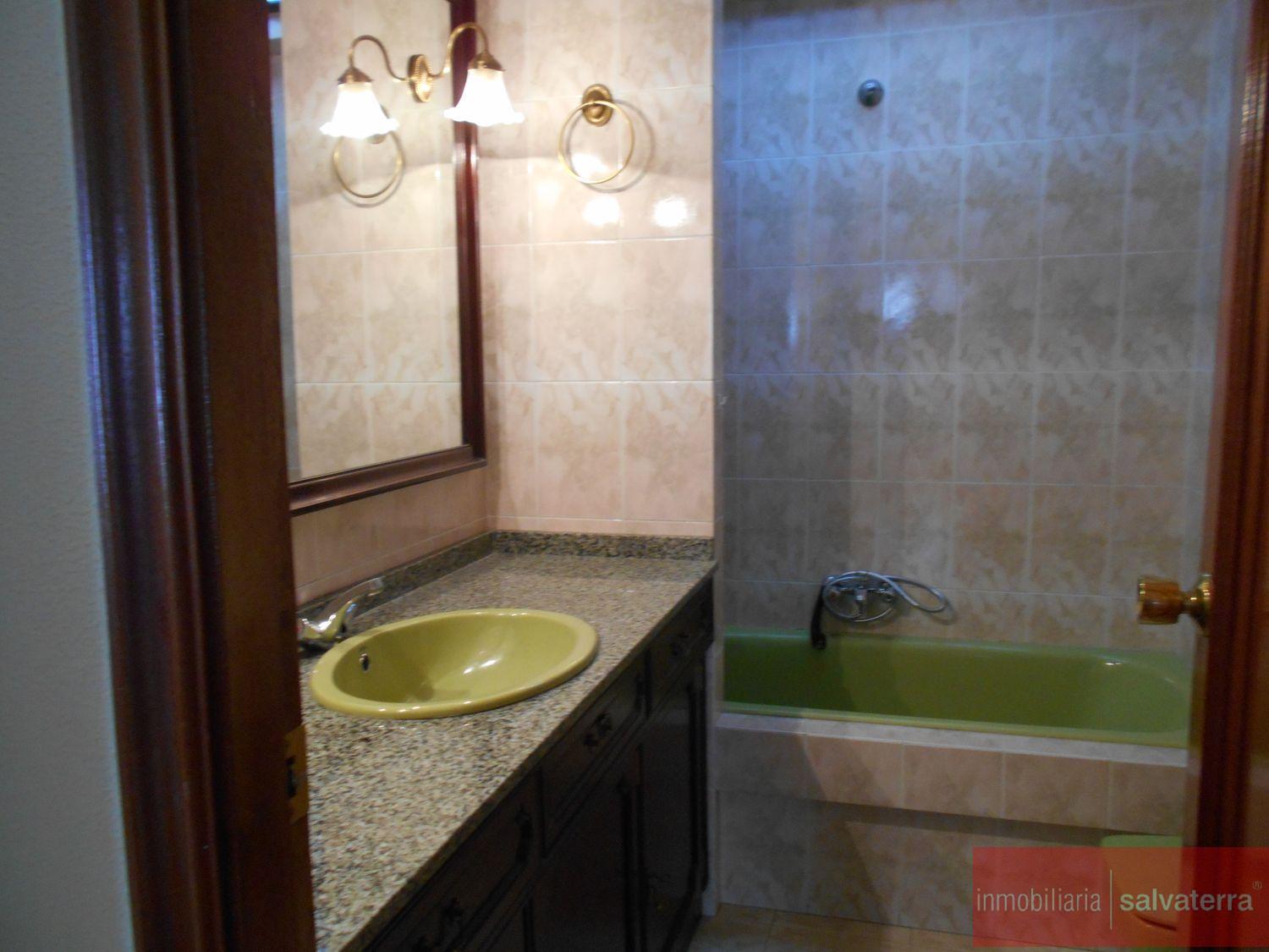 Venta de piso en Ponteareas