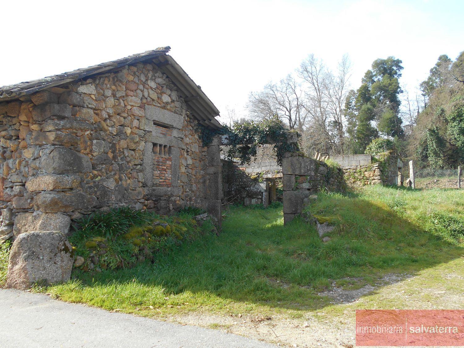 For sale of rural property in Salvaterra de miño