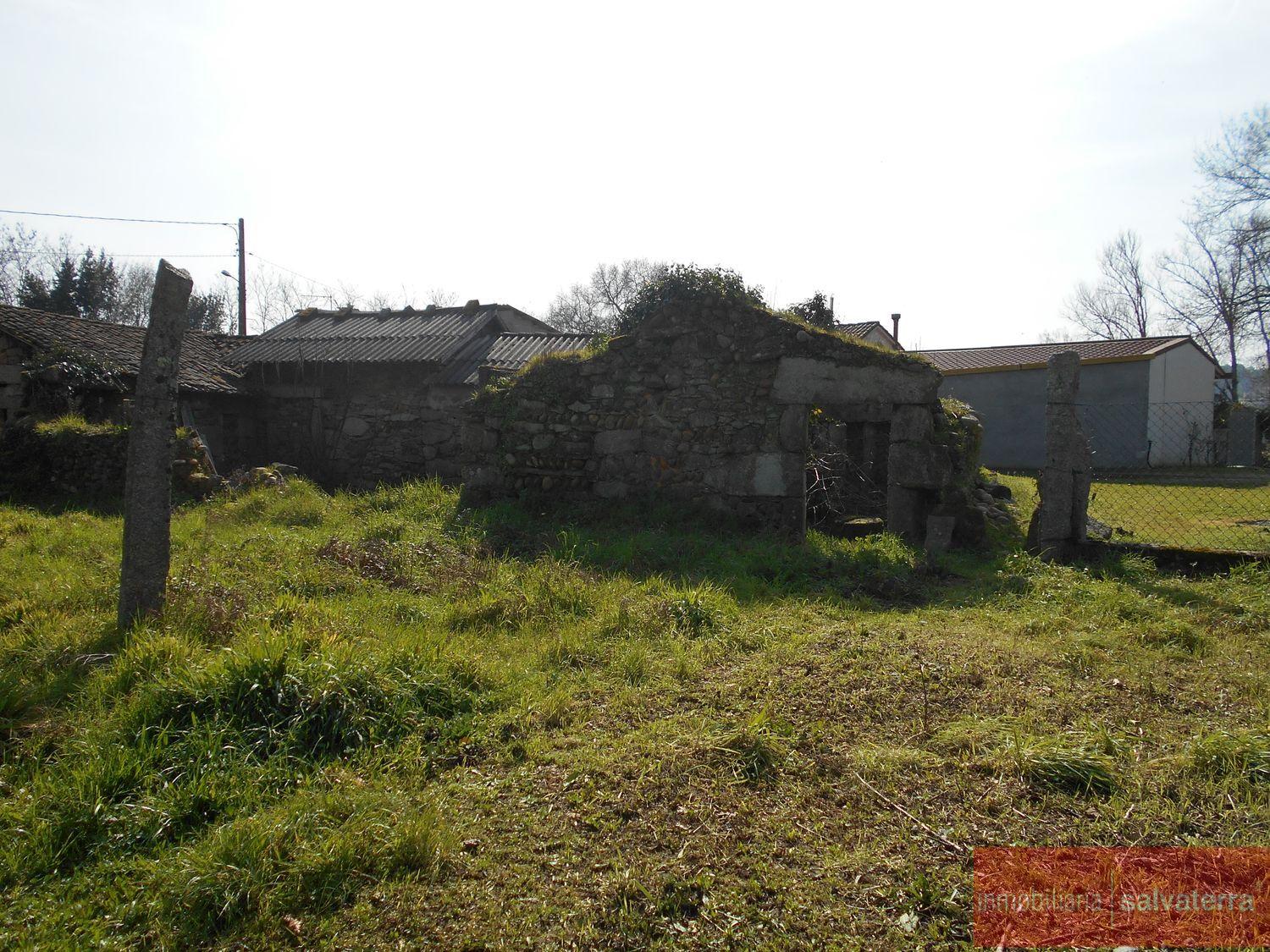 For sale of rural property in Salvaterra de miño