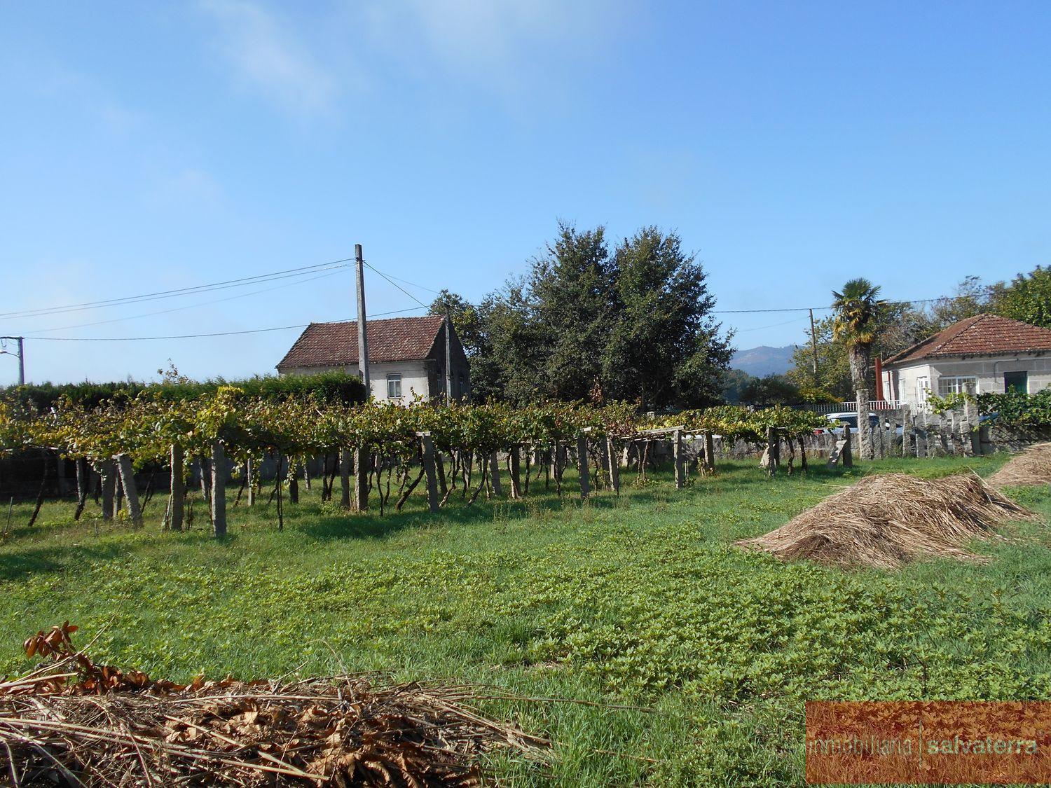 For sale of land in Ponteareas