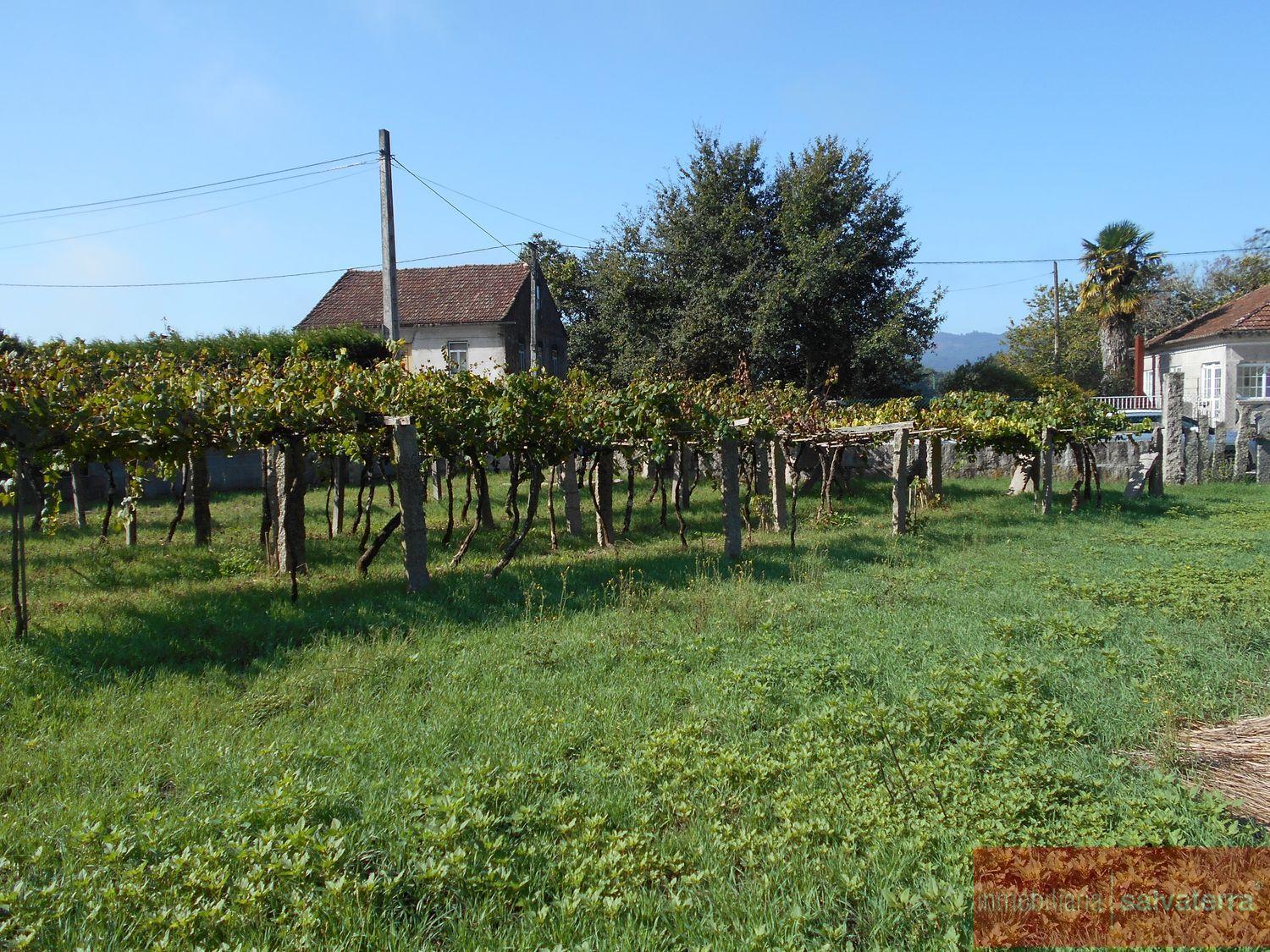 For sale of land in Ponteareas