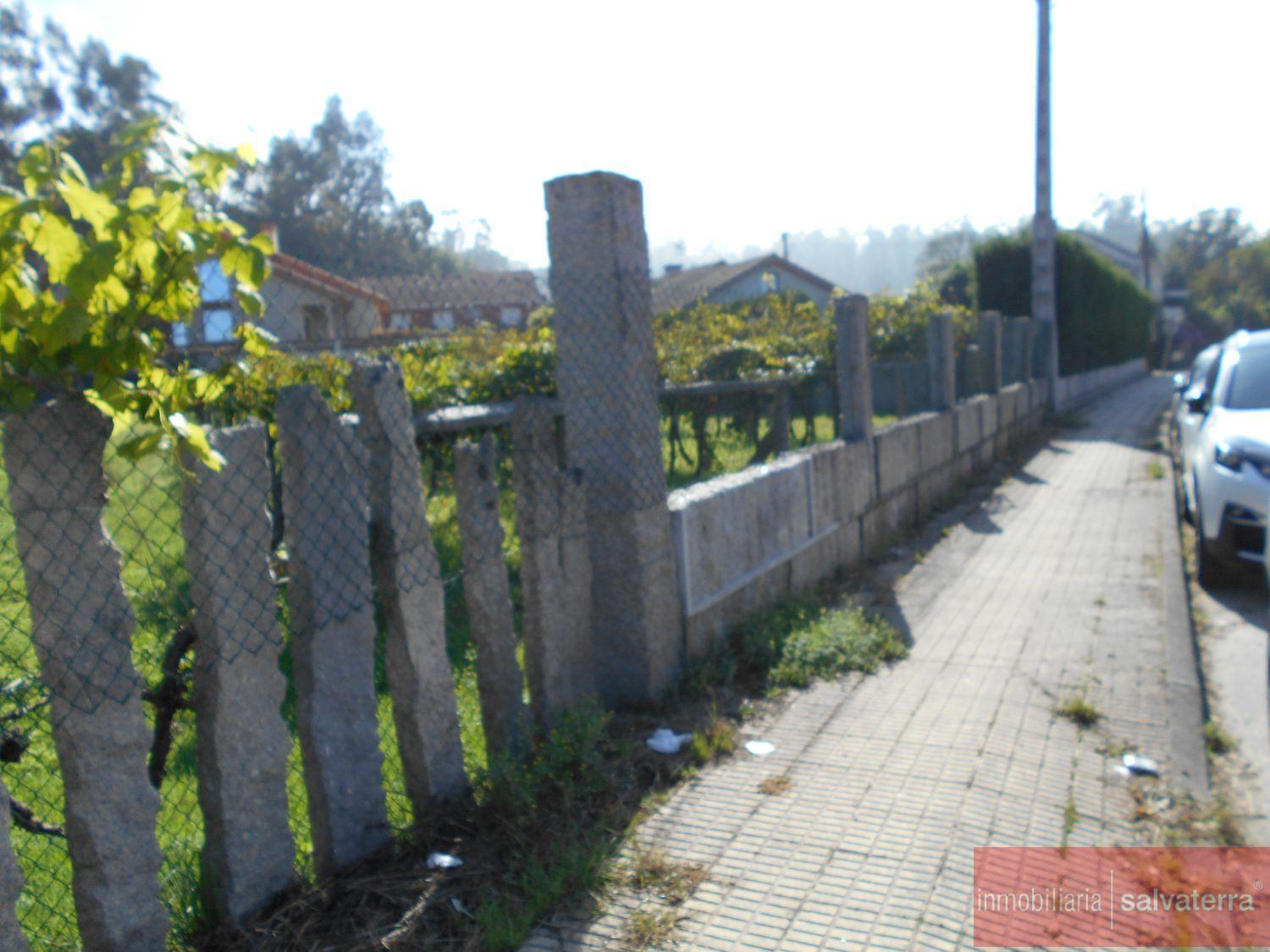 For sale of land in Ponteareas