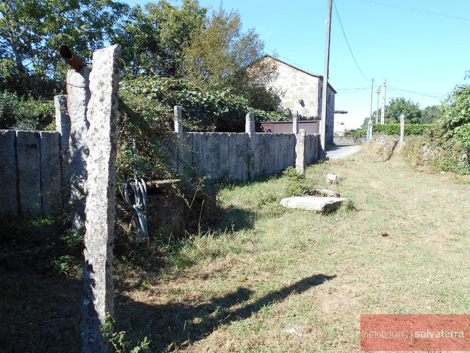 For sale of land in Salvaterra de miño