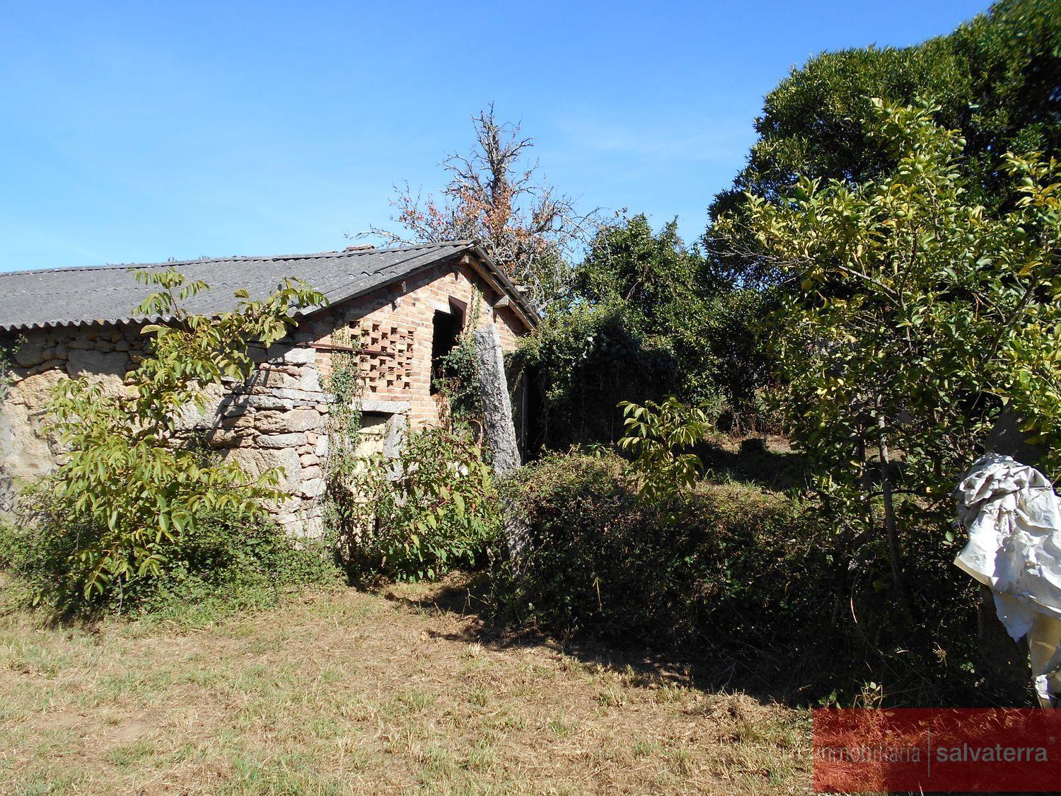 For sale of land in Salvaterra de miño