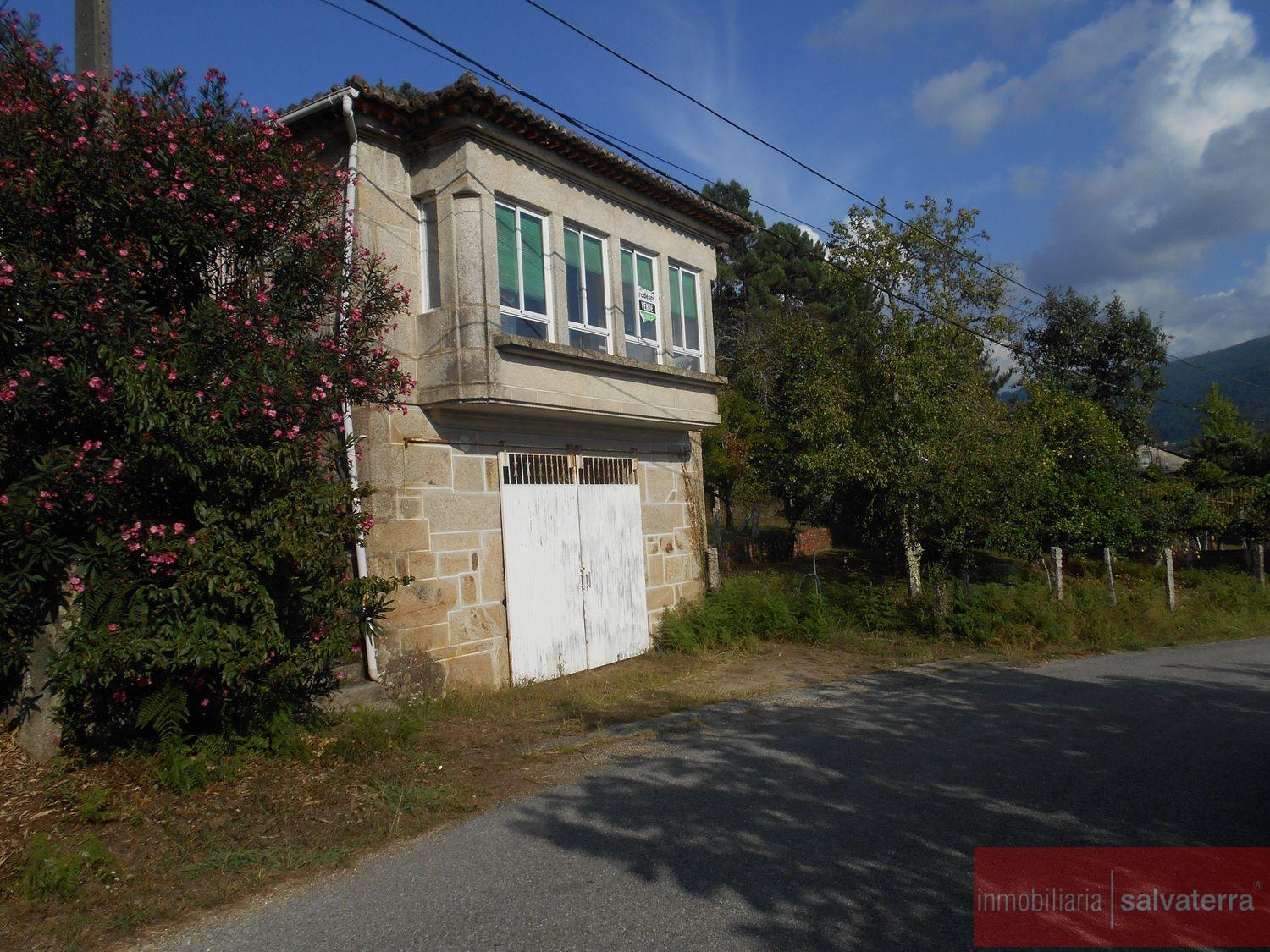 Venta de finca rústica en Arbo