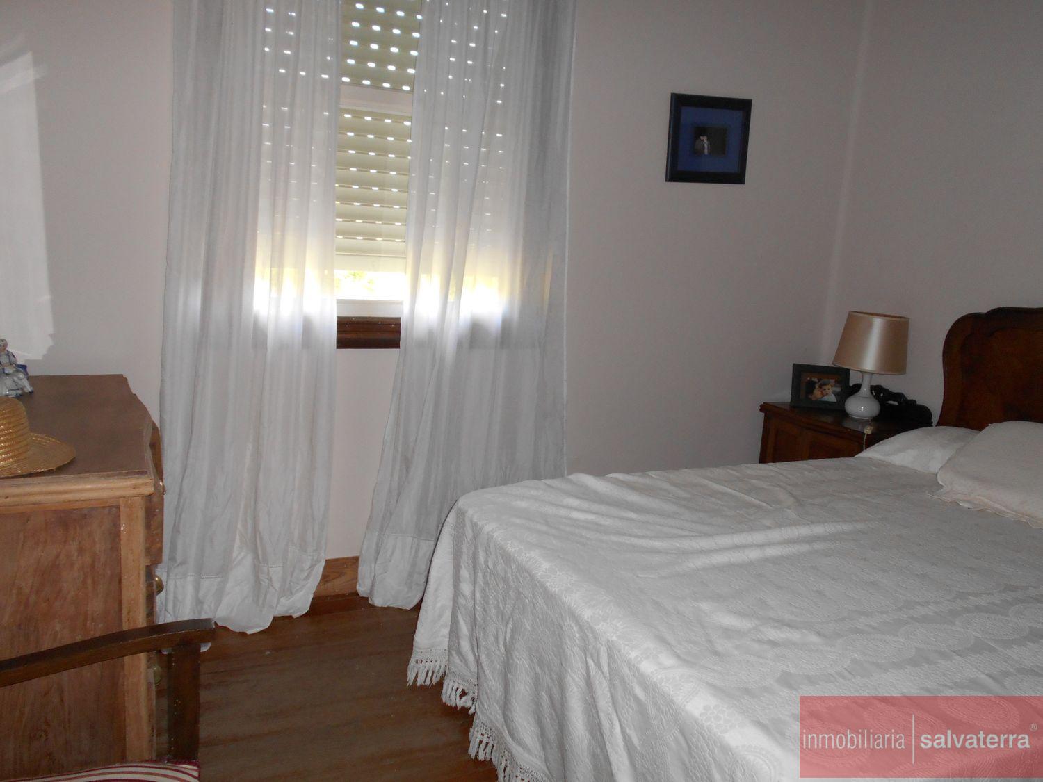 Venta de finca rústica en Arbo