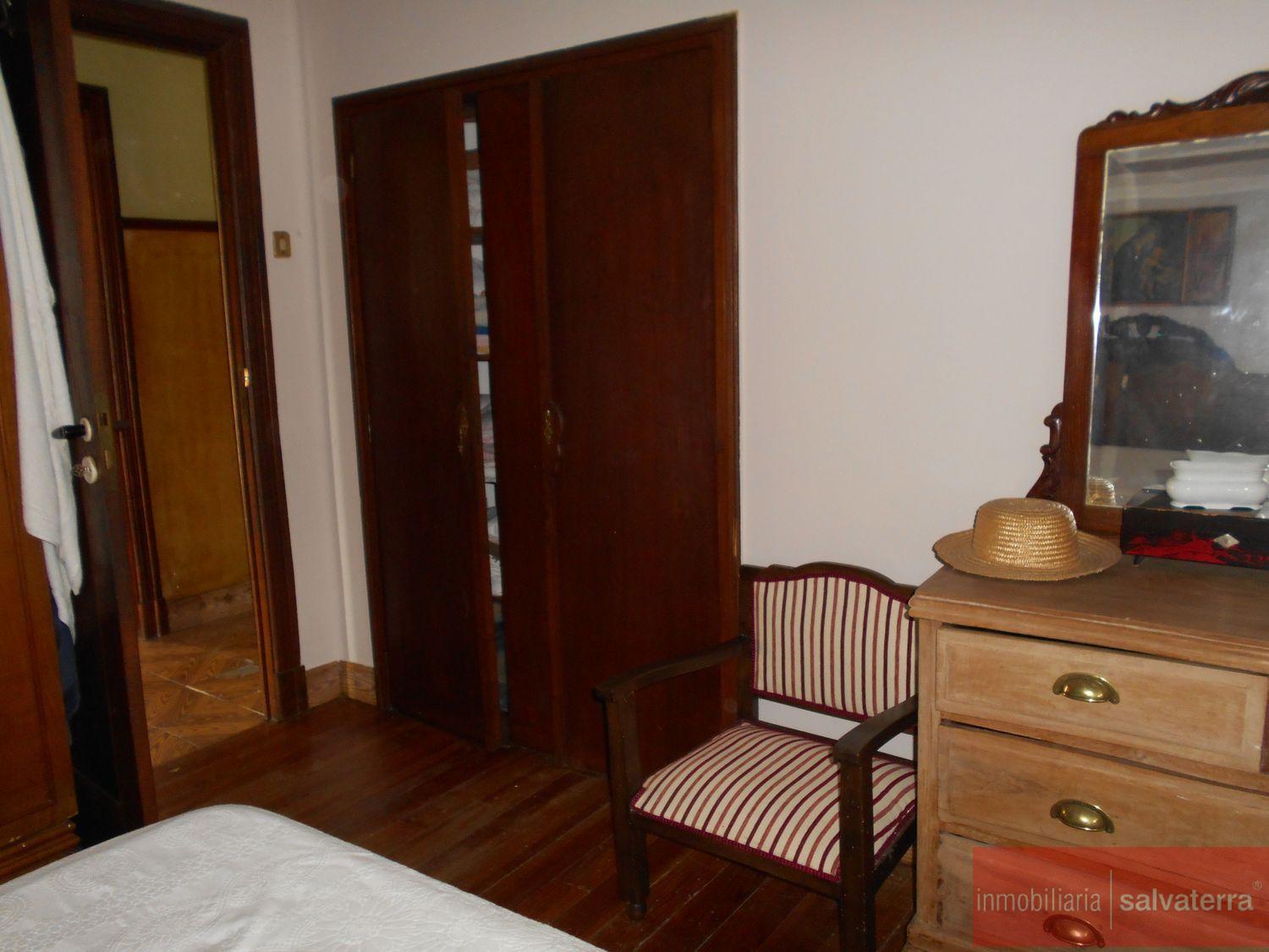 Venta de finca rústica en Arbo