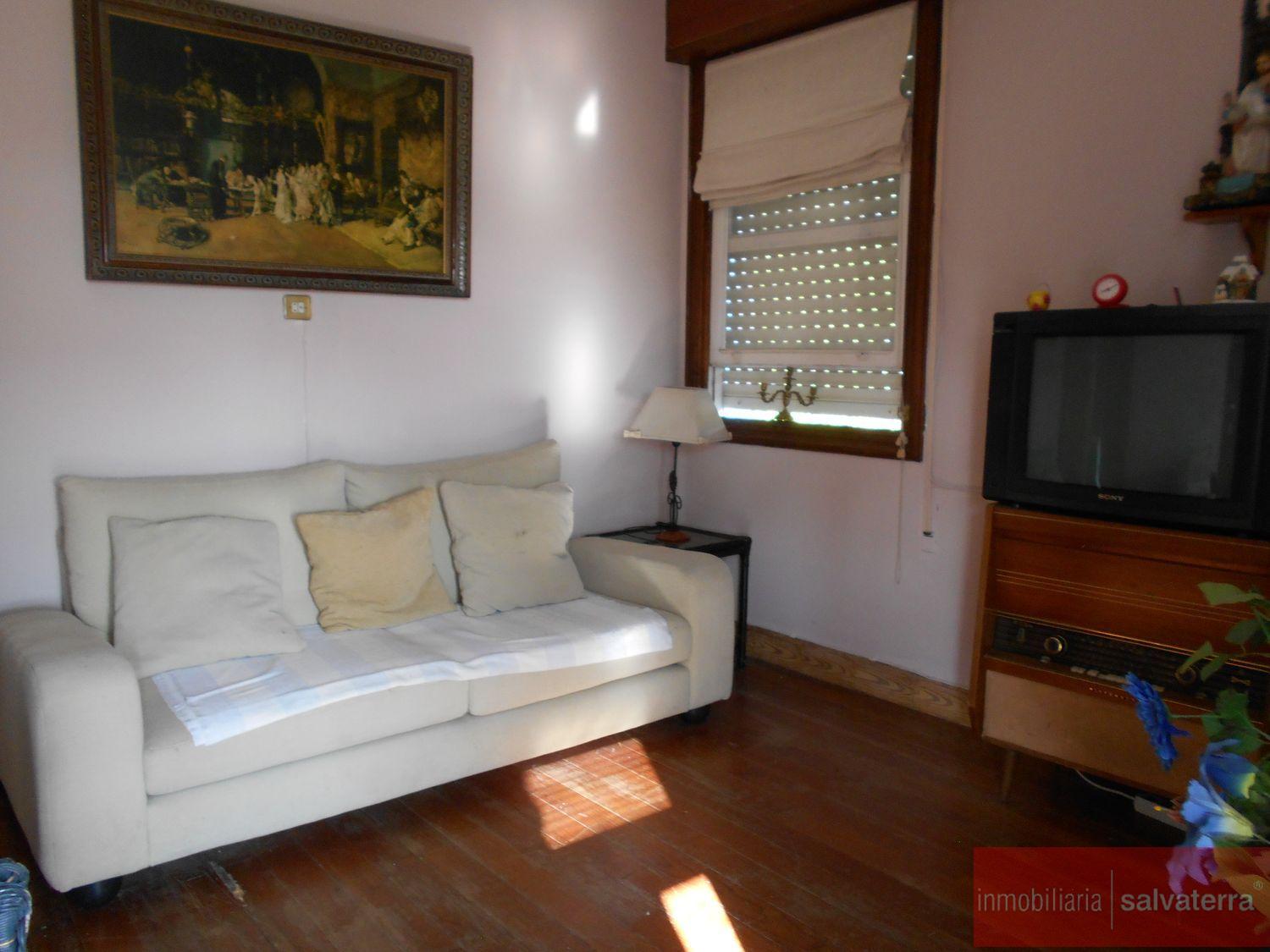 Venta de finca rústica en Arbo
