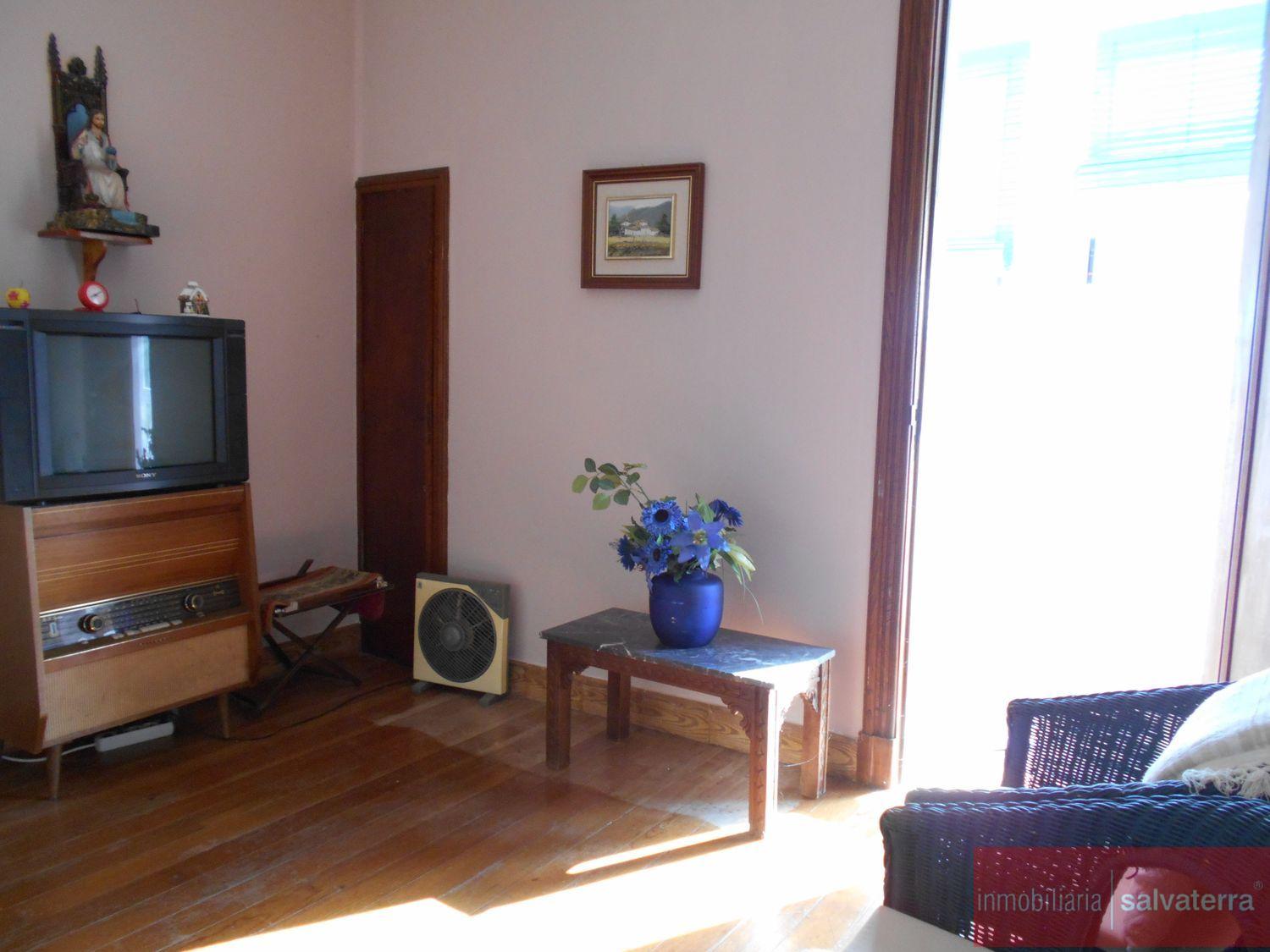Venta de finca rústica en Arbo