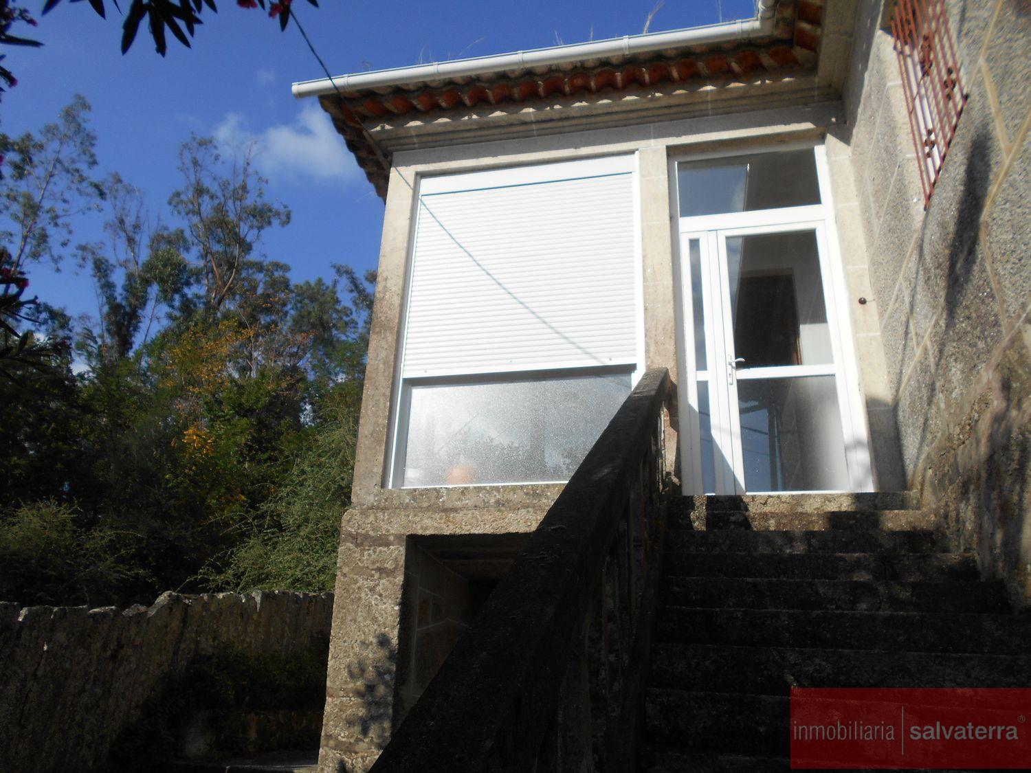 Venta de finca rústica en Arbo