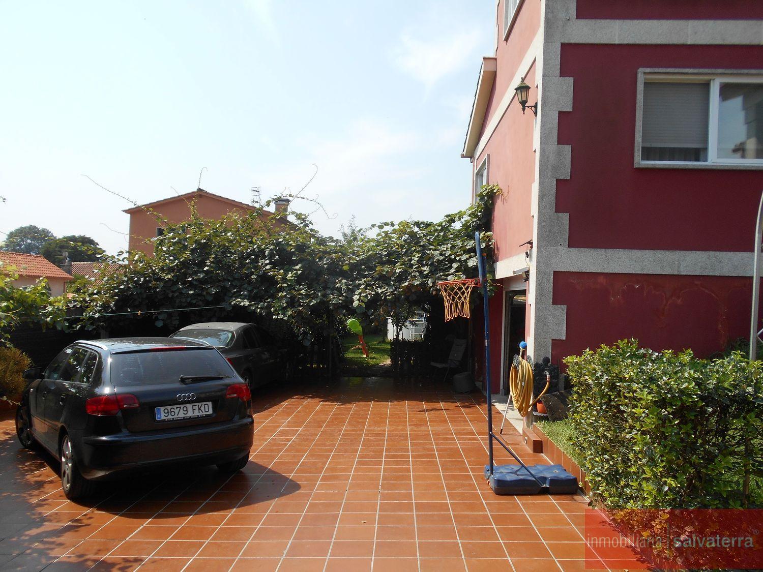 For sale of chalet in Tomiño