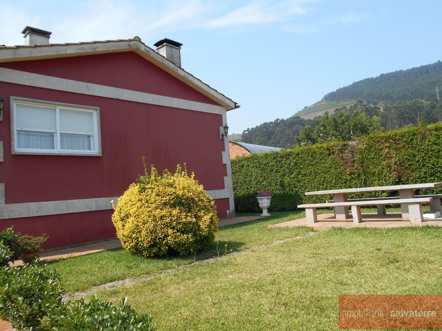For sale of chalet in Tomiño