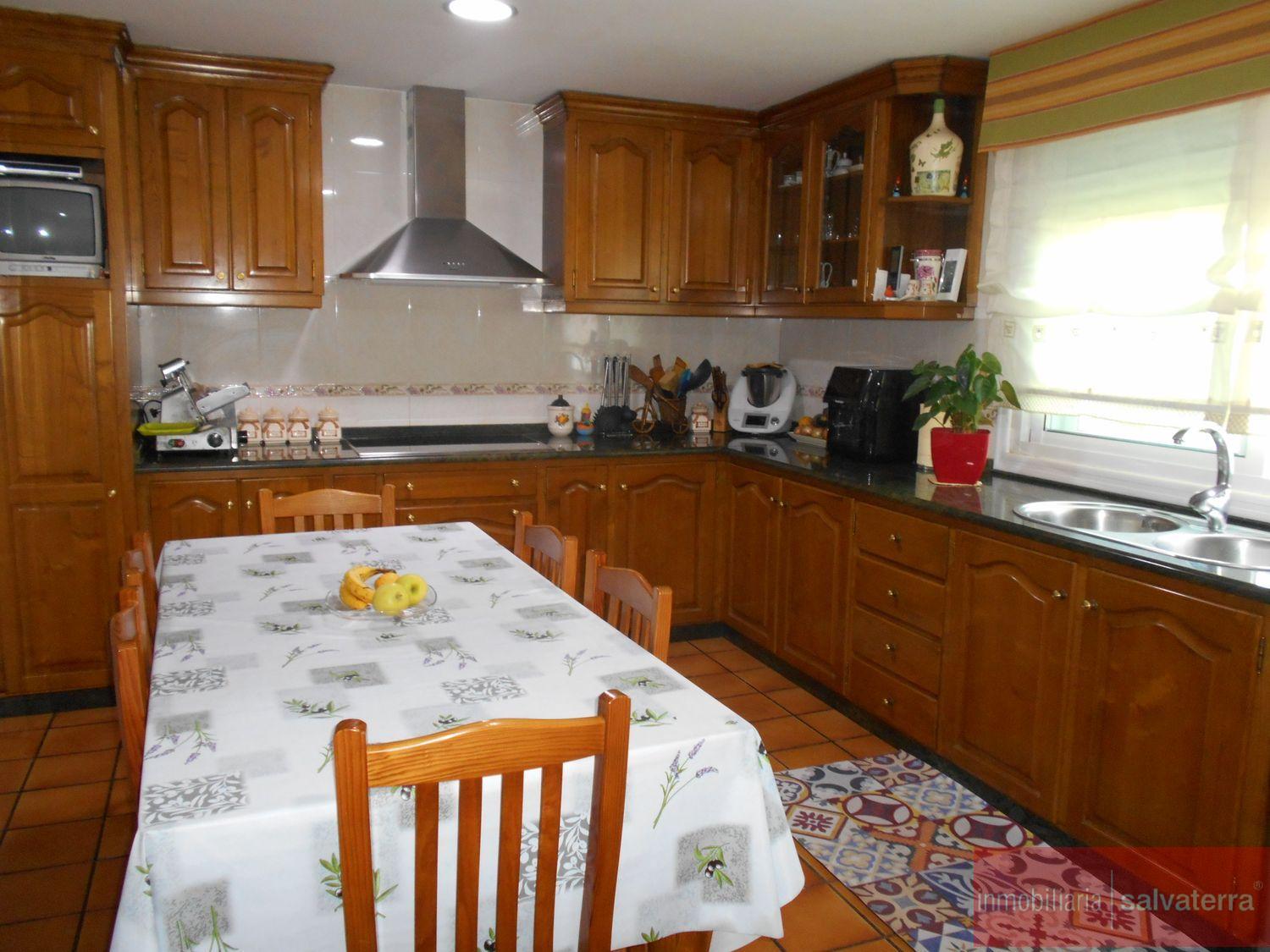 For sale of chalet in Tomiño