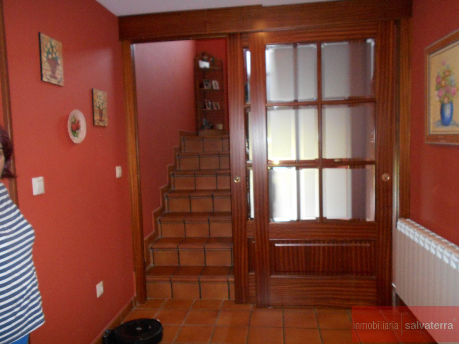 For sale of chalet in Tomiño