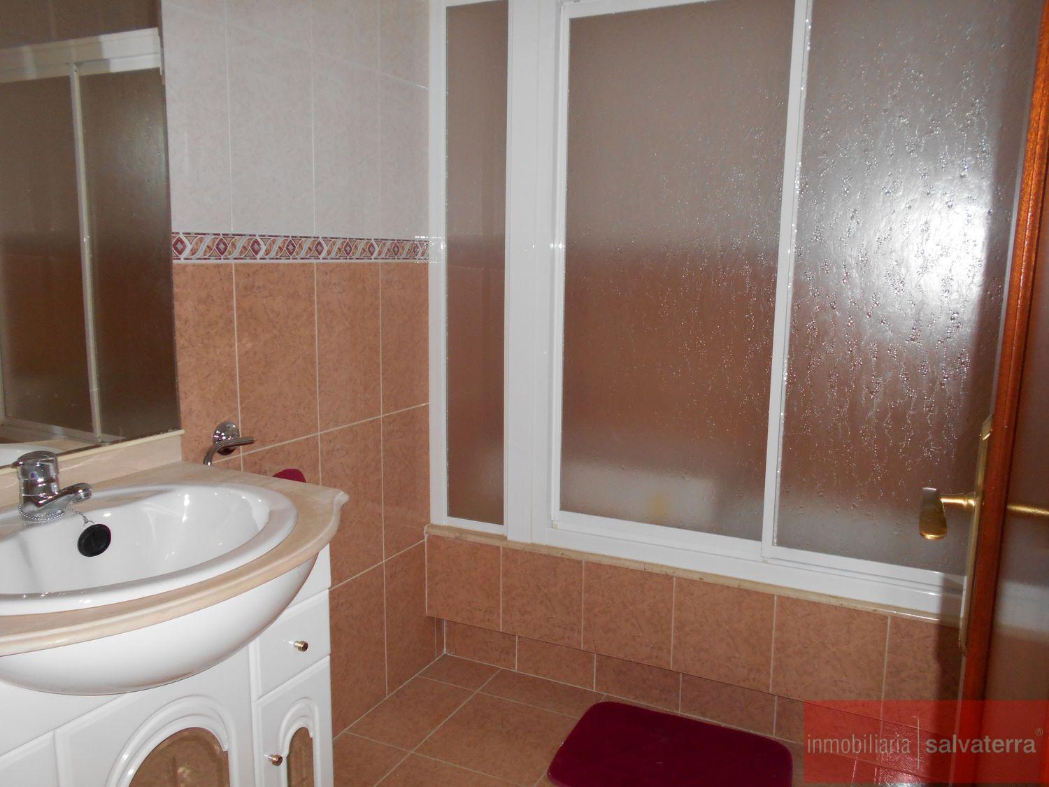 For sale of chalet in Tomiño