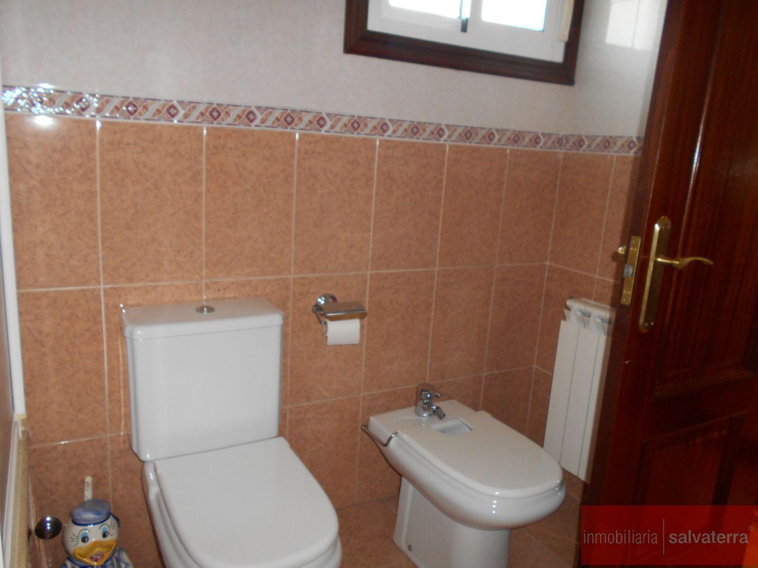 For sale of chalet in Tomiño