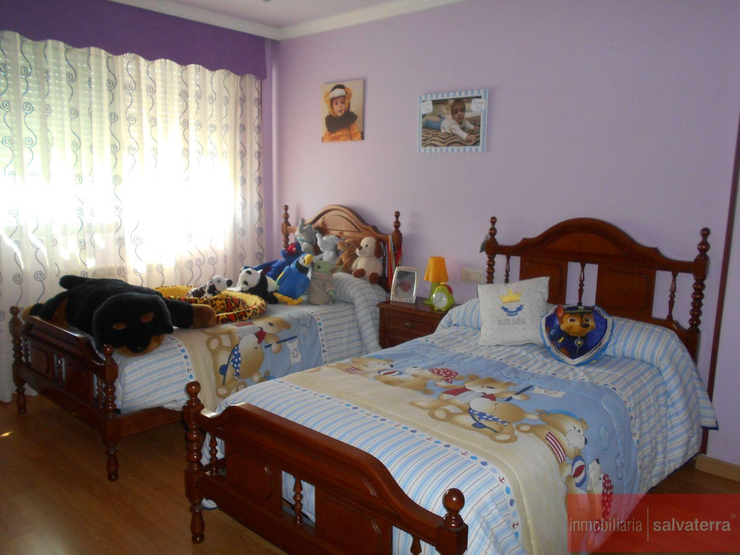 For sale of chalet in Tomiño