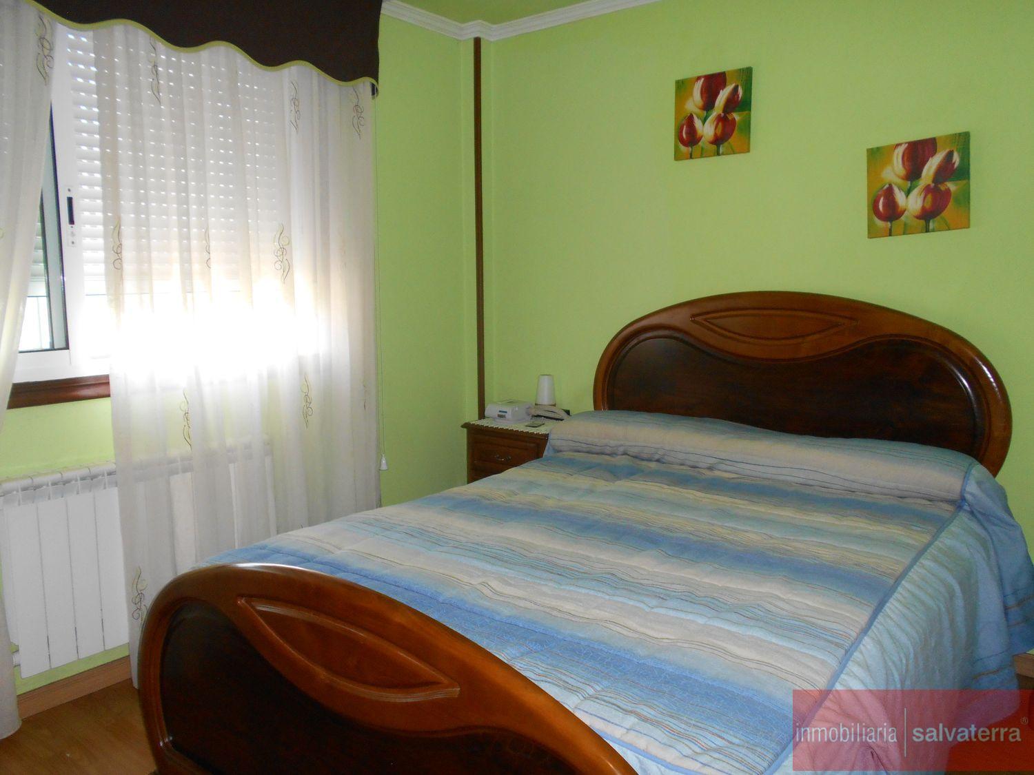 For sale of chalet in Tomiño