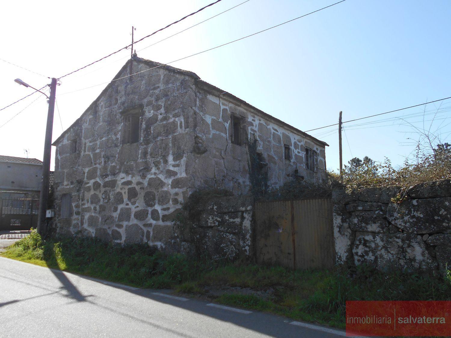 For sale of rural property in Salvaterra de miño
