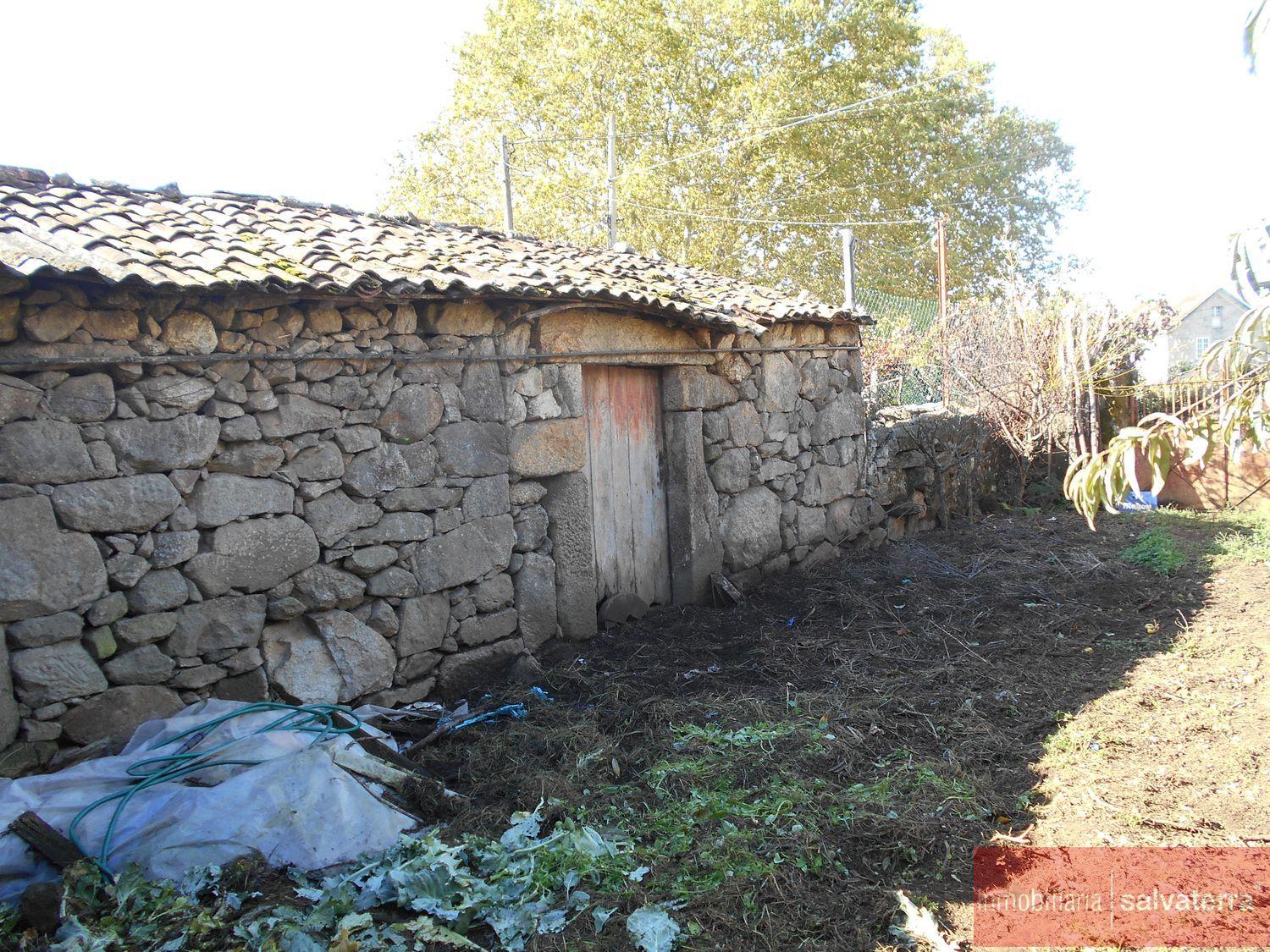 For sale of rural property in As neves