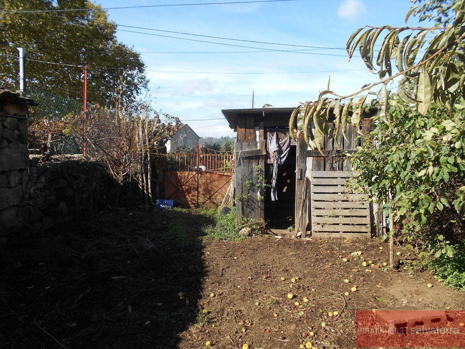 For sale of rural property in As neves