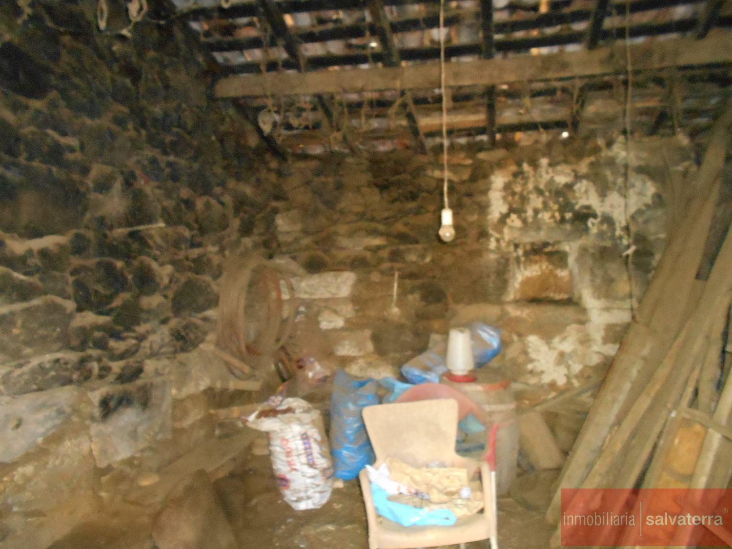 For sale of rural property in As neves