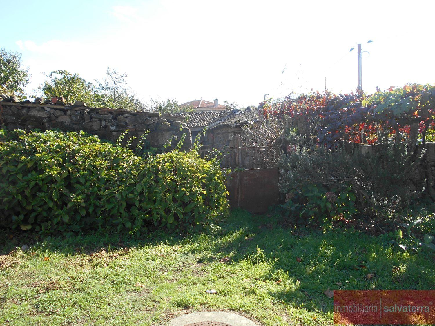 For sale of rural property in As neves