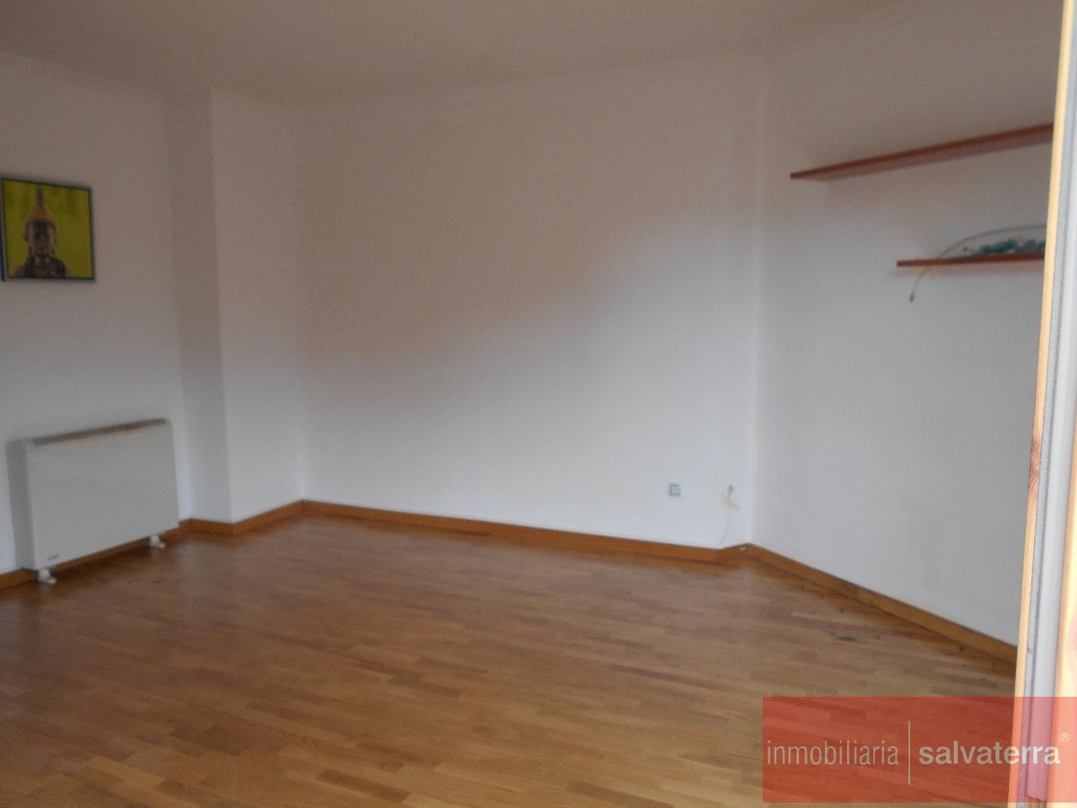 For sale of apartment in Salvaterra de Miño