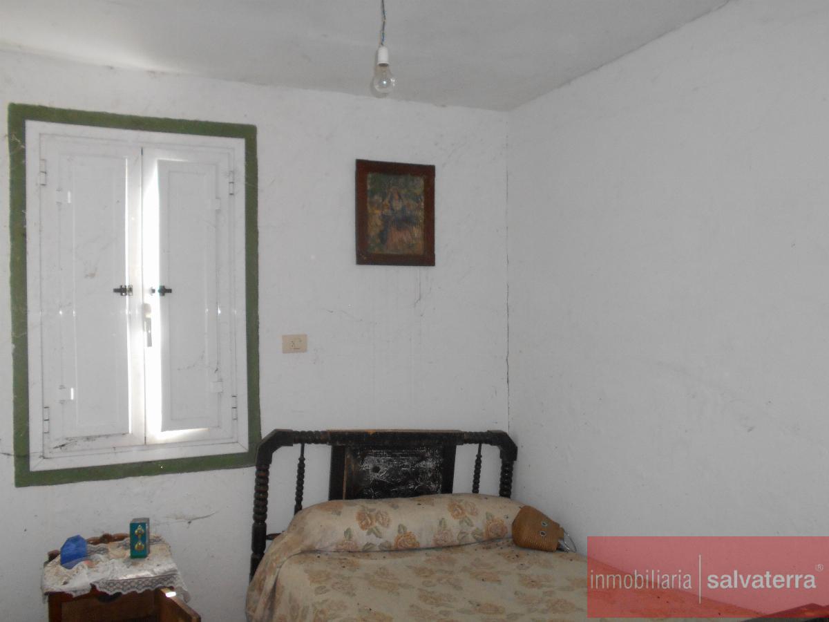 For sale of house in Salvaterra de Miño