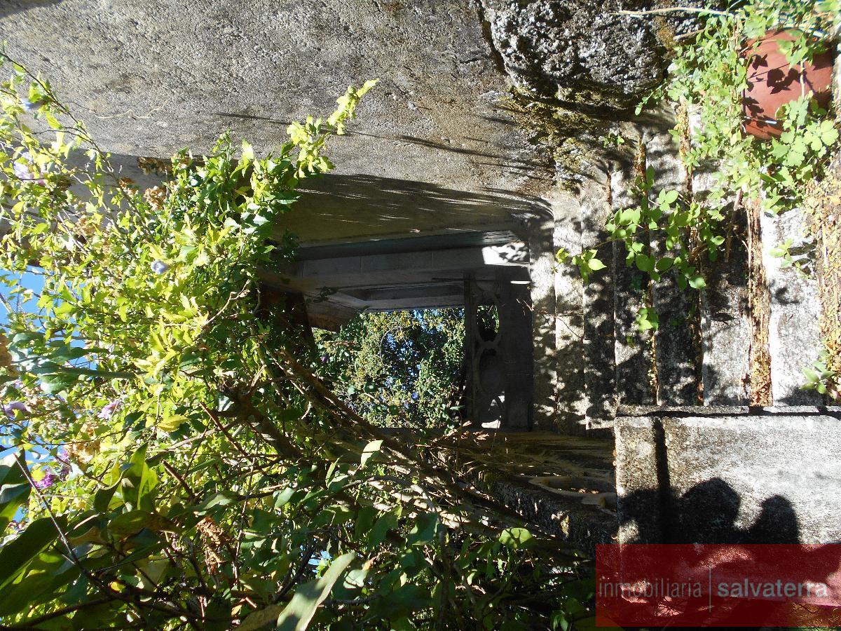 For sale of house in Salvaterra de Miño