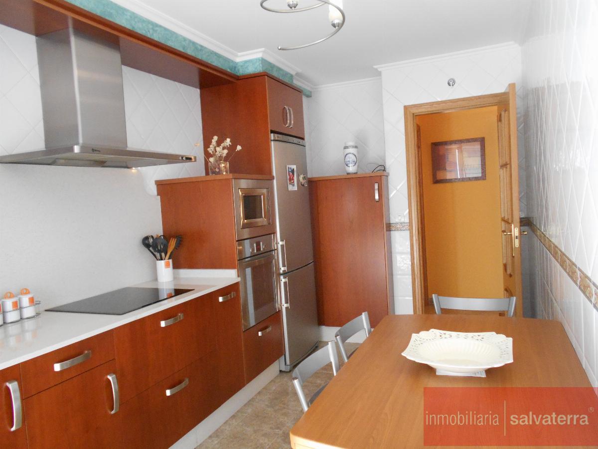 For sale of flat in Ponteareas