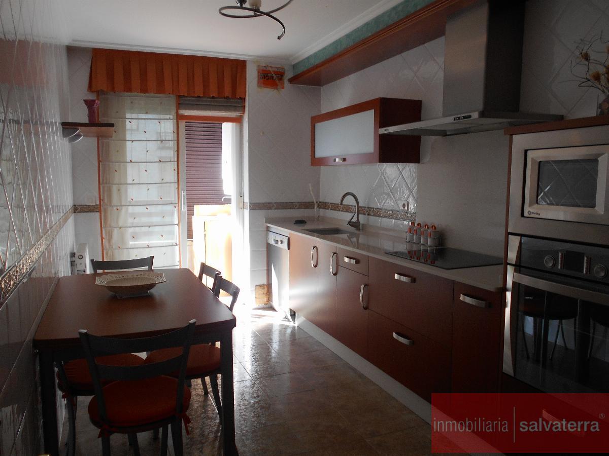 For sale of flat in Ponteareas