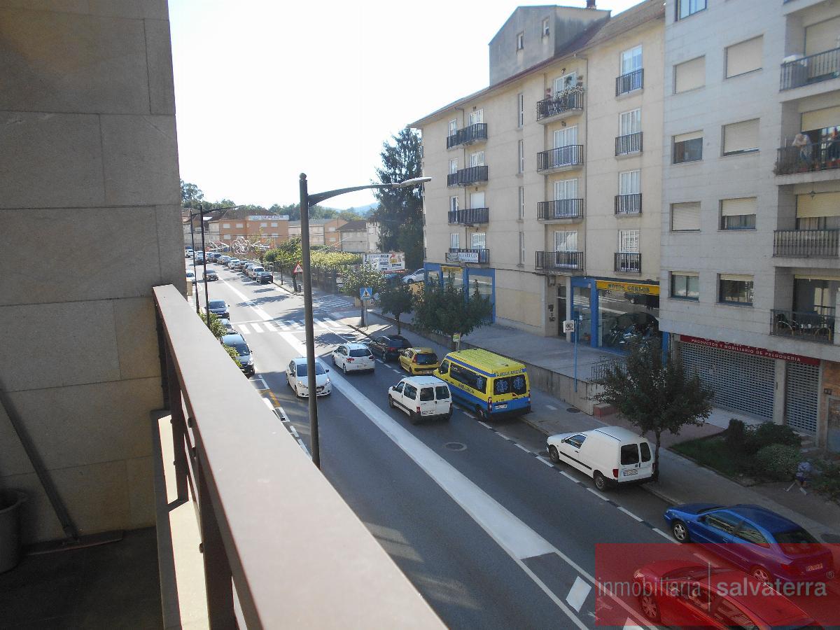 For sale of flat in Ponteareas